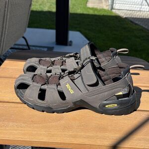 Teva Forbay Black Brown Outdoor Fishing Hiking walking Men’s Sandals size 9 NWOT